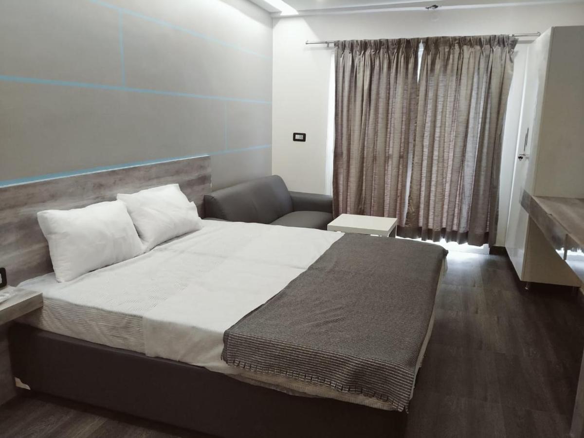 Restel Studio Flats Hyderabad Esterno foto